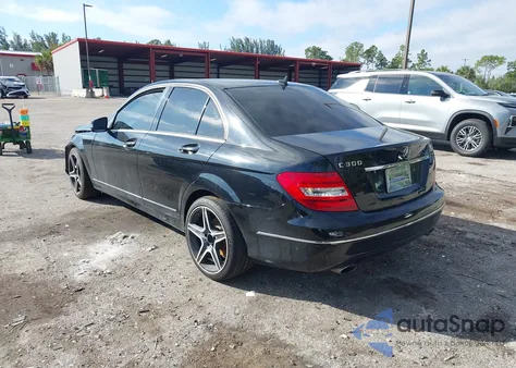 2013 Mercedes-Benz C 300 Luxury 4Matic/Sport 4Matic from USA, damaged, VIN WDDGF8AB4DG144584